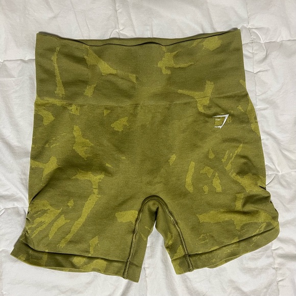 GYMSHARK ADAPT CAMO SEAMLESS SHORTS - Picture 1 of 4